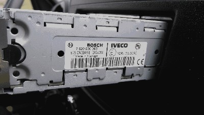 naklejka z boku radia